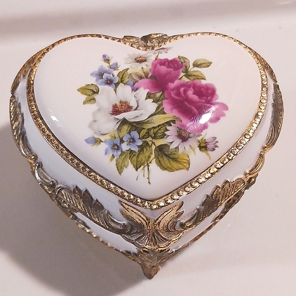 VTG. ⚜️ The  San Francisco Music Box Co. Ceramic Heart Shape Music Box 💝 - Picture 10 of 14